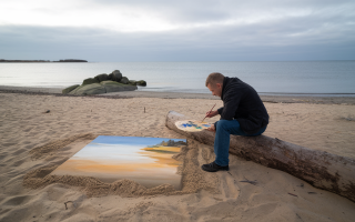 Peindre avec du sable : une technique originale et relaxante